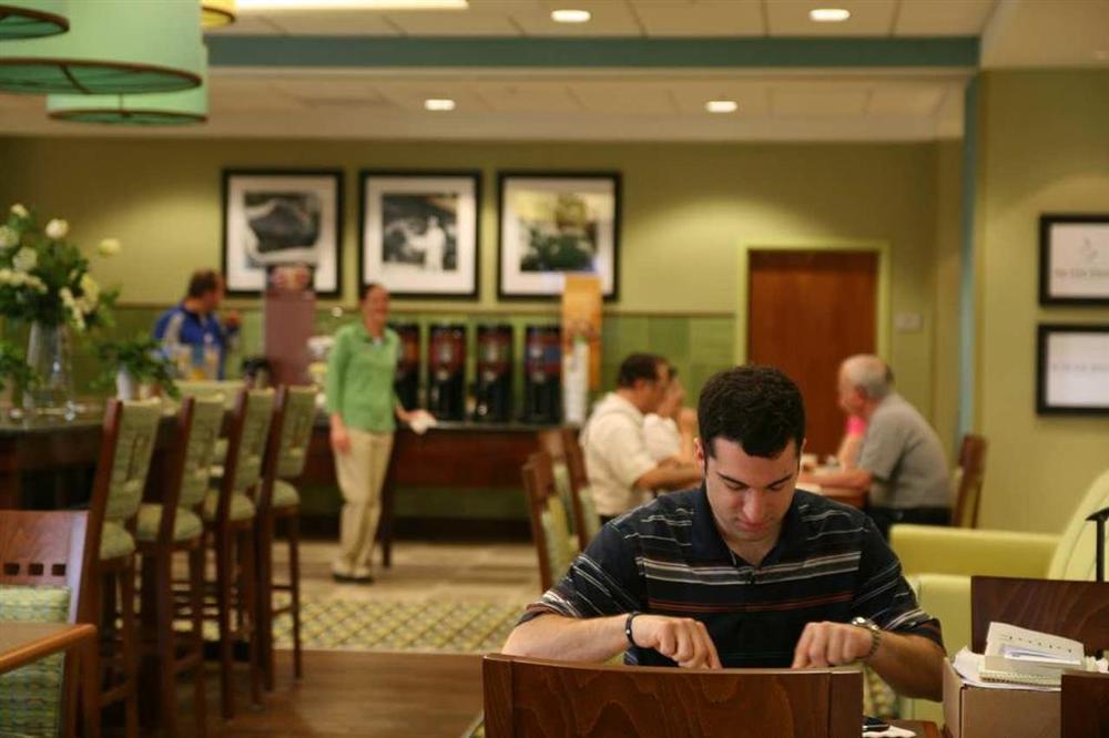 Hampton Inn Bermuda Run / Advance Ресторан фото