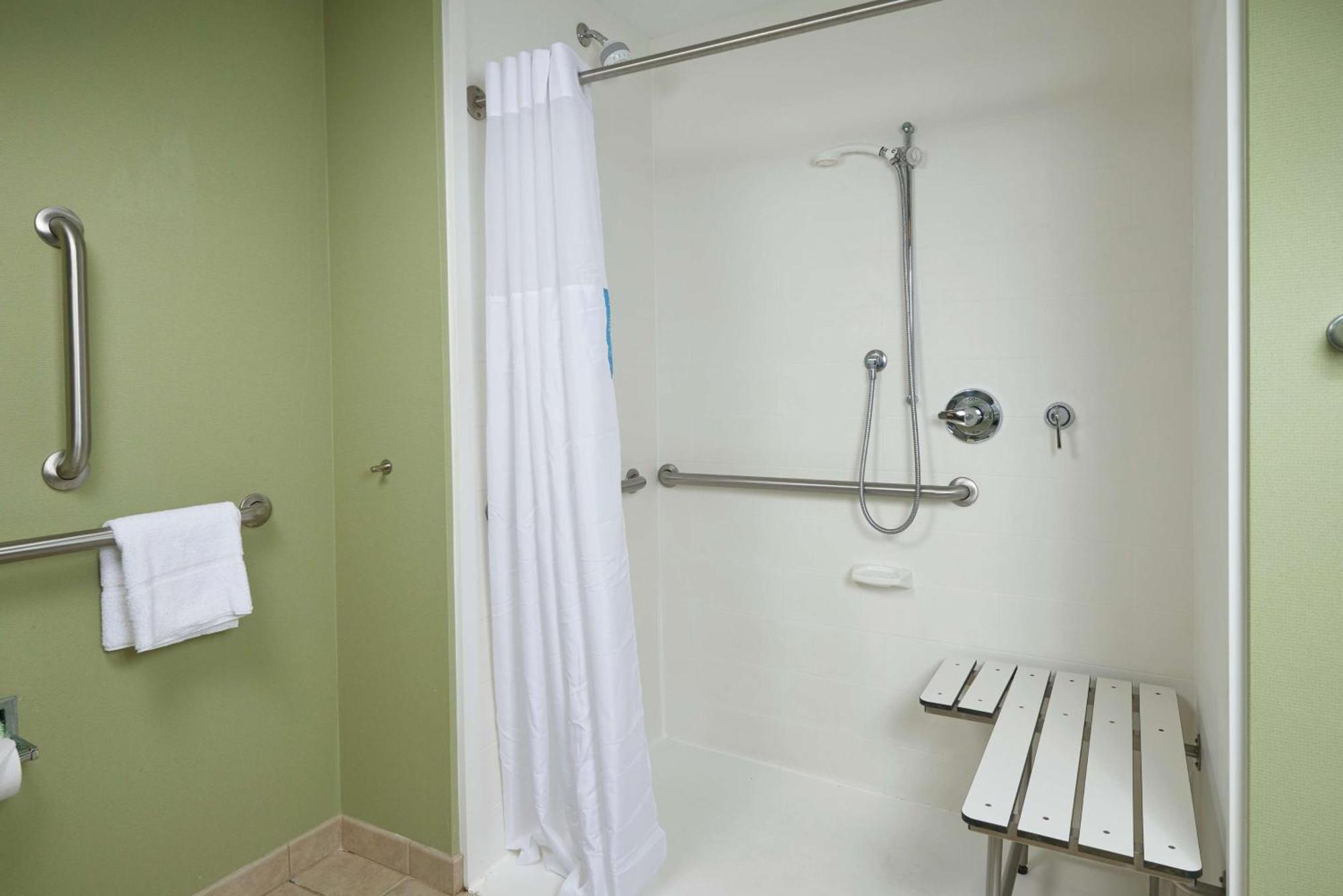Hampton Inn Bermuda Run / Advance Экстерьер фото